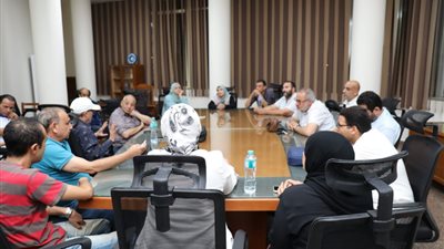 أدباء دمياط يسردون مسيراتهم الإبداعية في معرض رأس البر للكتاب