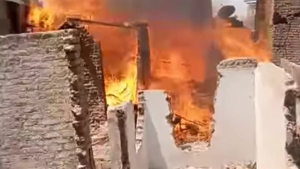 حريق داخل منزل بأسيوط