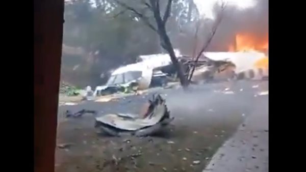 تحطم طائرة على متنها