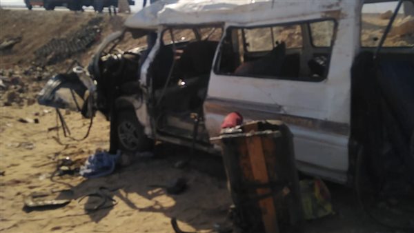 مصرع وإصابة 12 شخصًا