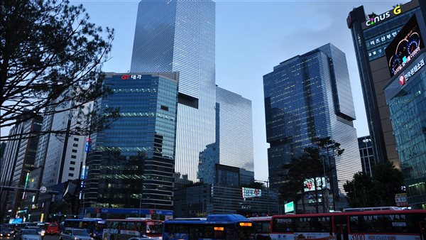 شركات عالمية - تعبيرية