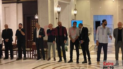 نجوم الفن والرياضة يؤدون واجب العزاء في الكابتن صلاح حسني بمسجد الشرطة | بث مباشر