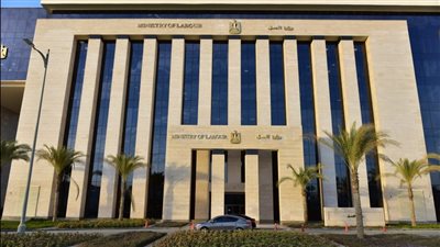 العمل: الوظائف المعلنة بالسعودية من خلال الوزارة آمنة ودون رسوم