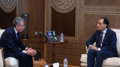 رئيس الوزراء يلتقي القائم بأعمال رئيس الجهاز المركزي للمحاسبات