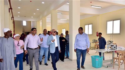 لتوفير فرص عمل للشباب.. محافظ الأقصر يوجه بفتح مجمع الصناعات الحرفية بقرية الشغب بإسنا