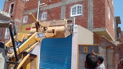 90 قرارا بغلق وتشميع ورفع إشغالات بأحياء مختلفة بـ العاشر من رمضان