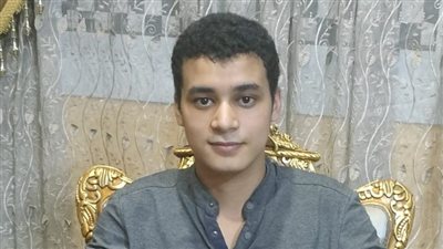 العاشر مكرر على الثانوية العامة بعد تعديل النتيجة: حافظ القرآن ونفسي أكون جراح قلب | صور