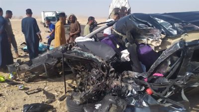 تفاصيل مصرع وإصابة 6 أشخاص في حادث تصادم بطريق قنا الصحراوي| بث مباشر
