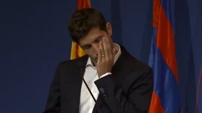 سأعود يومًا ما.. سيرجي روبيرتو يودع برشلونة بالدموع 