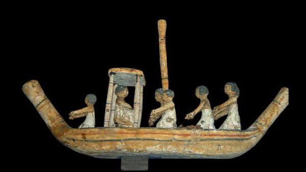  نموذج لمركب من الخشب