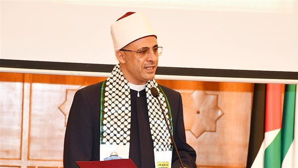 دكتور هشام عبدالعزيز