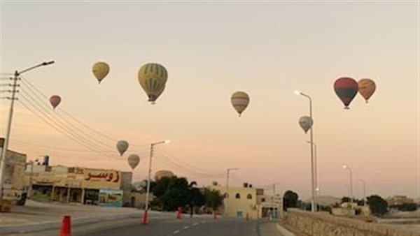 البالون الطائر بالأقصر