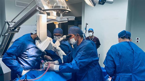 أطباء الأقصر يجرون