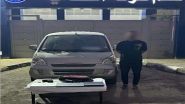 المتهم والسيارة المضبوطة