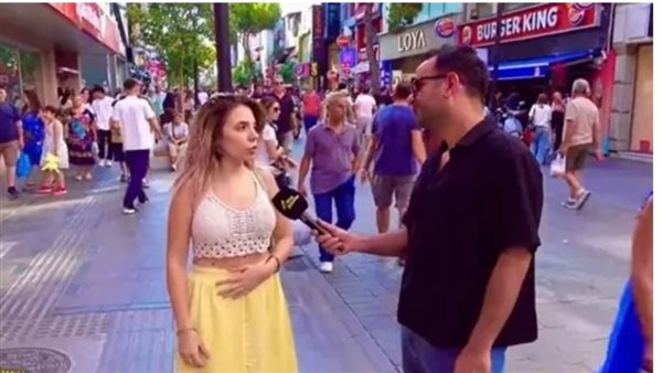 القبض على سيدة انتقدت