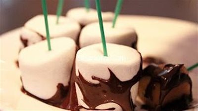 طريقة عمل المارشميلو للشيف حسن.. ملون وغرقان شوكولاتة