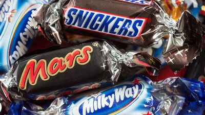 الأكبر في التاريخ.. شركة شيكولاتة سنيكرز تستحوذ على برينجلز بـ36 مليار دولار
