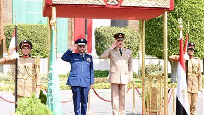 الفريق أحمد خليفة يلتقي رئيس هيئة الأركان العامة للقوات المسلحة السعودية