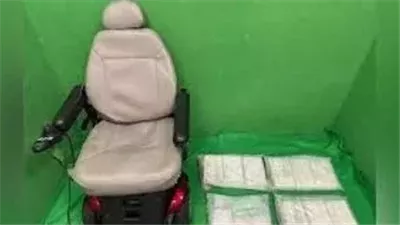 حبس 4 مسنات حاولن تهريب شحنة مخدرات داخل كراسي متحركة بمطار القاهرة 