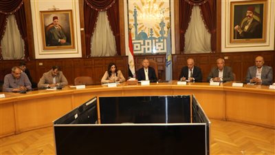 محافظ القاهرة يوجه بتسهيل الإجراءات أمام تنفيذ مشروعات البنية التحتية والتحول الرقمي