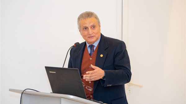 السفير رضا الطايفي