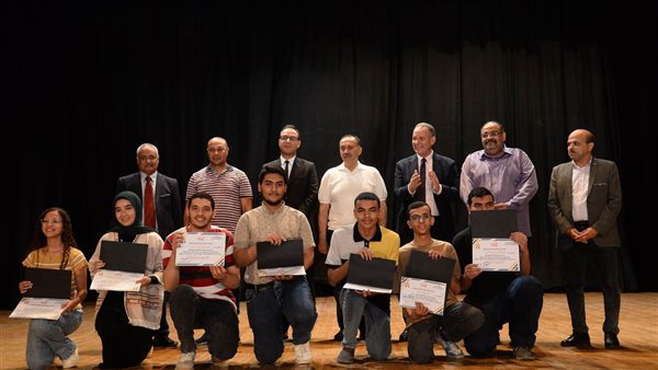 أوائل الشهادات بمختلف