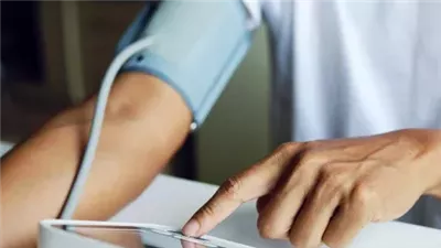 دراسة: ارتفاع ضغط الدم يزيد من خطر الإصابة بمرض الزهايمر