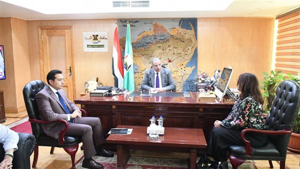 محافظ الفيوم ووفد