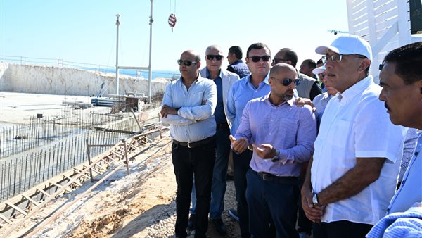 رئيس الوزراء خلال