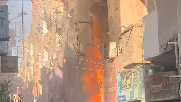 نشوب حريق بمحل تليفونات