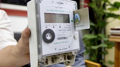 الكهرباء تتصدي لـ سارقي التيار بعدادات مسبقة الدفع لكافة العقارات والمنشآت دون استثناء