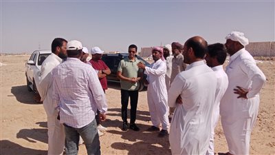 لجان معاينة لتسليم الأراضي وعقود التمليك لأهالي رأس الحكمة | صور