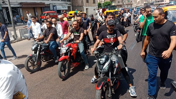 خلال تشييع الجثمان