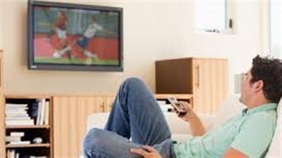 مشاهدة التلفاز لفترات طويلة يزيد من الإصابة بالخرف | دراسة 