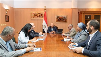 وزير الري لـ سفير أستراليا: مصر تواجه ظواهر مناخية متطرفة بسبب تغيرات المناخ