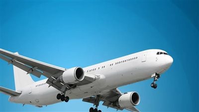 قطر والكويت والبحرين والإمارات تعيد فتح الأجواء أمام حركة الطيران