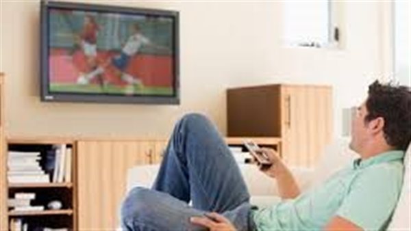 مشاهدة التلفاز 
