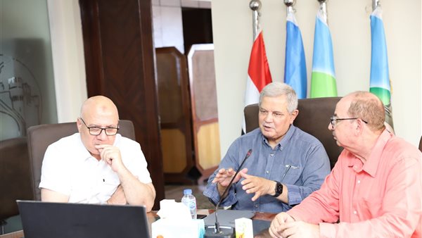 اجتماع رئيس القابضة