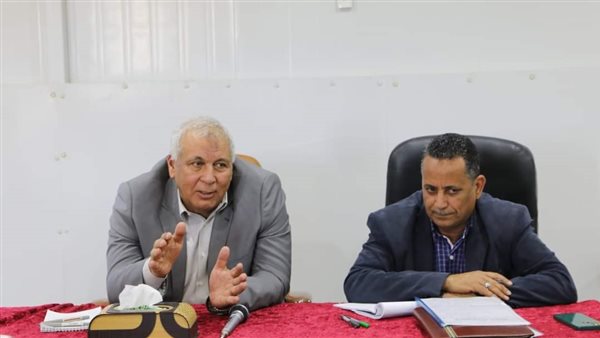 جانب من لقاء محافظ