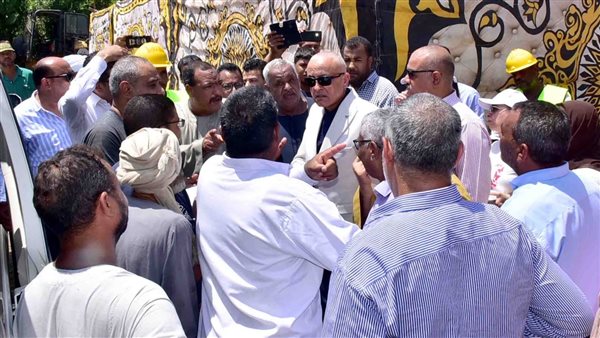 جانب من جولة المحافظ