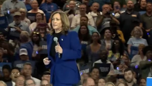 كامالا هاريس في شيكاغو