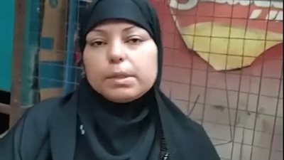 والدة شاب قُتل على يد جاره بالبساتين: كان بيعاكس أخته وخلصوا عليه قدام عيني | بث مباشر