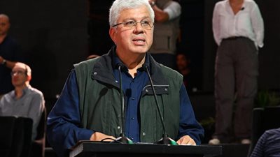 التعليم العالي تطلق العنان للإبداع والابتكار.. الإعلامي محمد فودة: نجاح رالي السيارات الكهربائية يؤكد أن الدكتور أيمن عاشور صانع المستقبل وملهم الأجيال