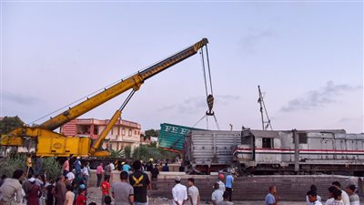 محافظ الإسكندرية ينتقل إلى موقع حادث قطار برج العرب