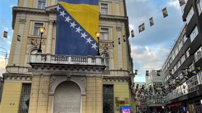 مقتل 3 وإصابة آخر.. موظف بمدرسة يفتح النار على زملائه في البوسنة