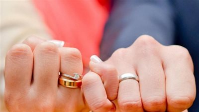 هل لو البنت زعلت خطيبها يبقى عليها إثم؟.. اعرف رأي الشرع