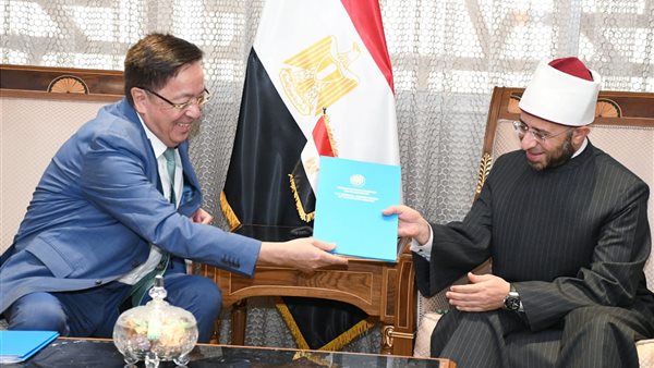 وزير الأوقاف يستقبل