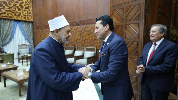 شيخ الأزهر يستقبل