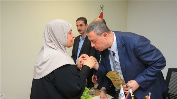 سفير فلسطين يزور