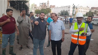 قطع المياه عن مدينة أسيوط بسبب كسر خط طرد.. والدفع بـ 25 سيارة كسح | صور